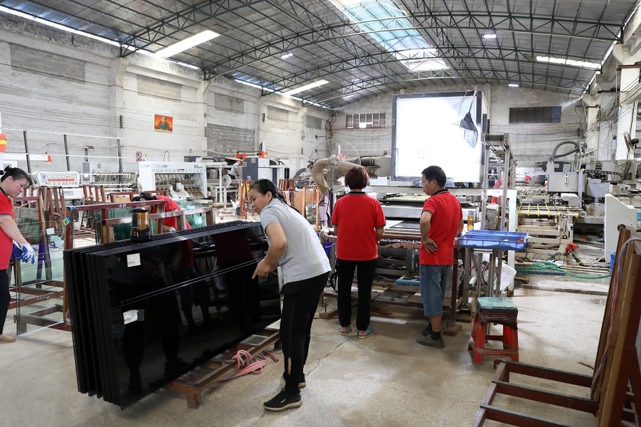 foshan nanhai ruixin glass co., ltd Produktionslinie des Herstellers